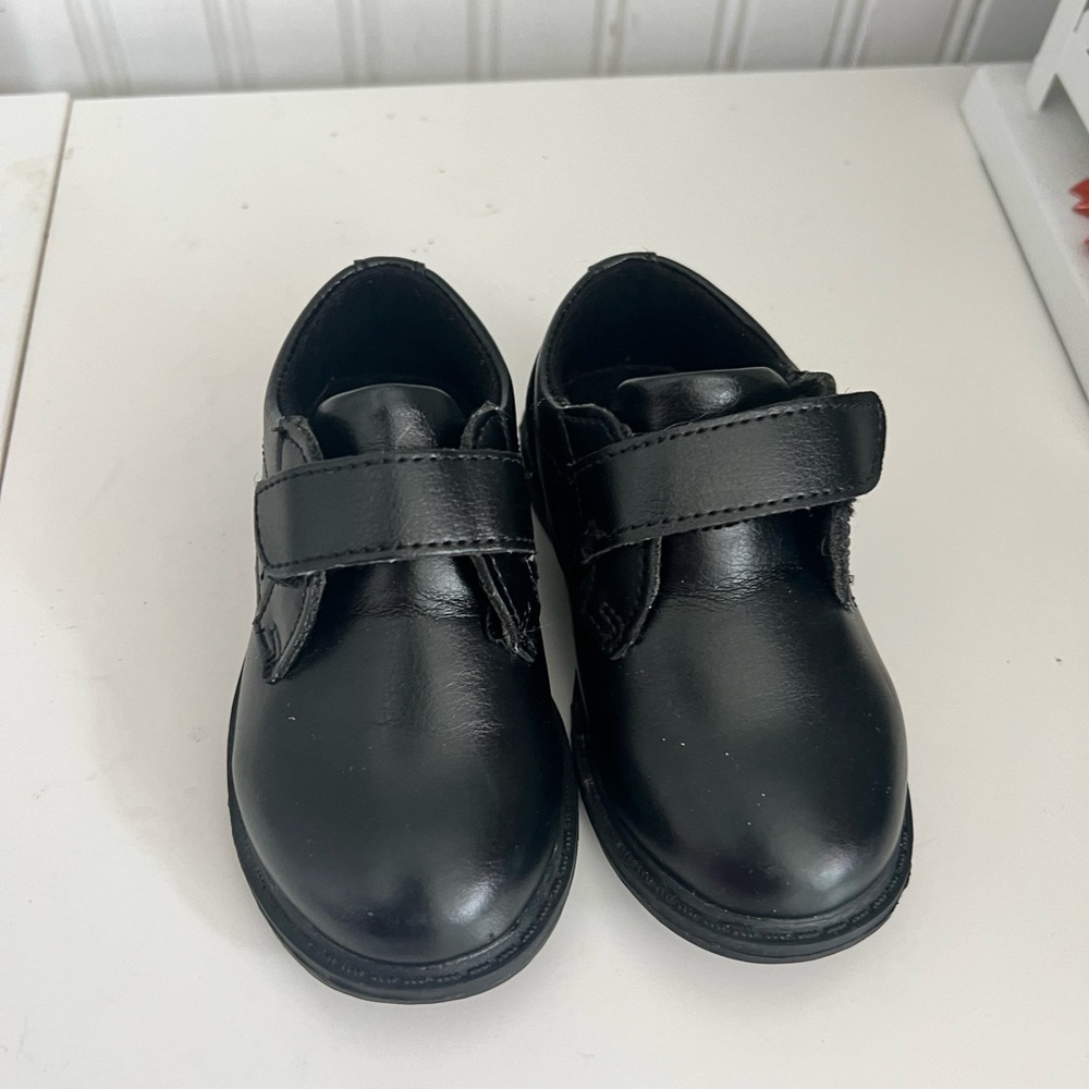 Max and Jake dressy toddler size 5 shoes